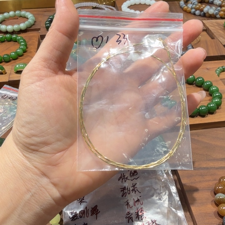***和田玉未镶嵌颈饰