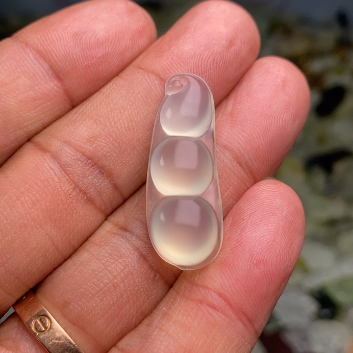 蛇纹石玉颈饰合金88