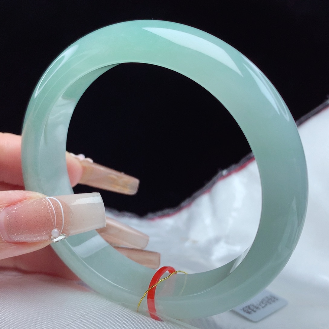 翡翠手镯未镶嵌56圈3668