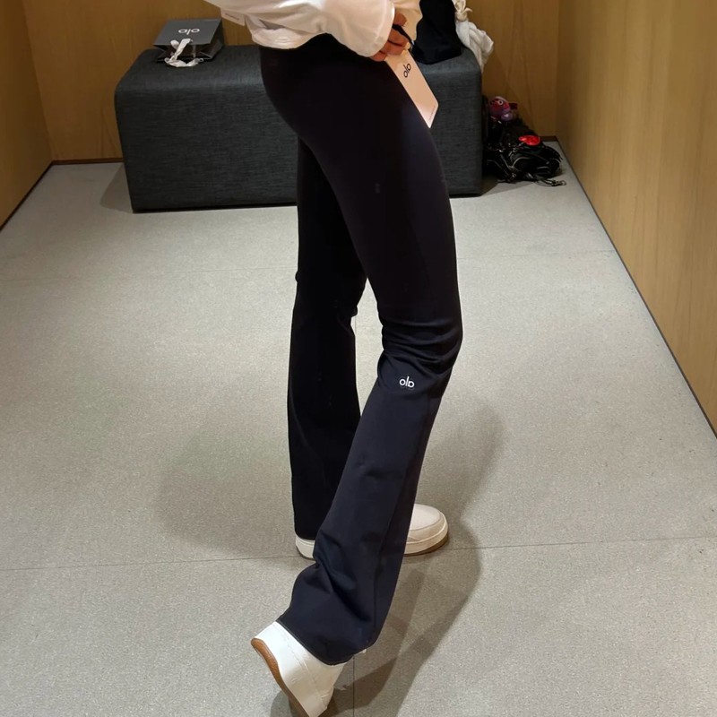 ’北美断货王‘喇叭裤女秋冬显瘦高腰提臀喇叭裤弹力轻塑鲨鱼裤长裤
