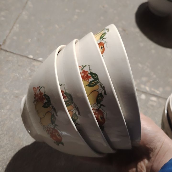 盘H*i陶瓷盘子碗啥都有
