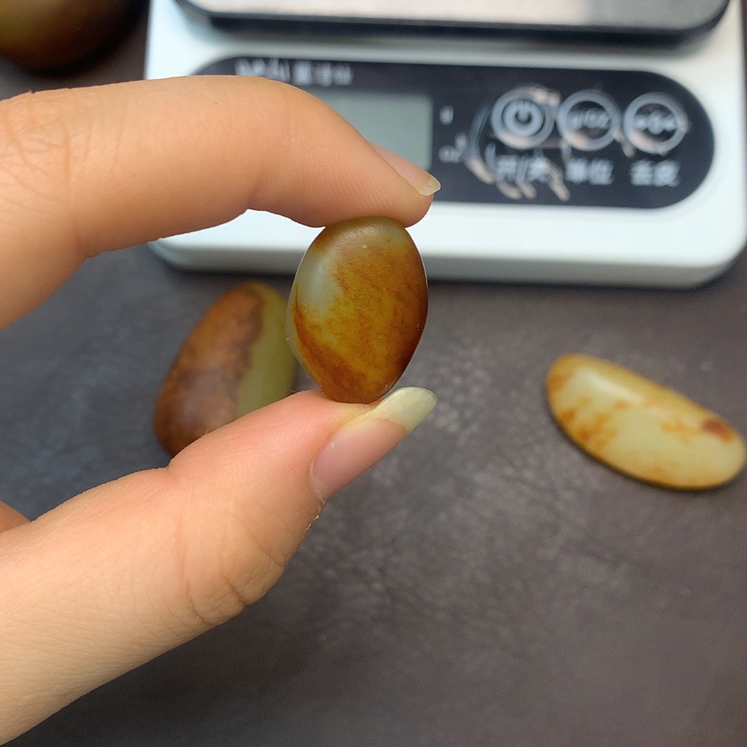 和田玉（糖玉）未镶嵌挂件