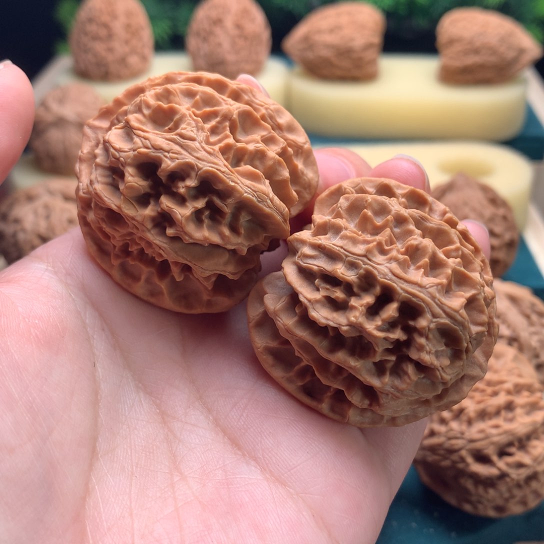 文玩核桃吊坠苹果园