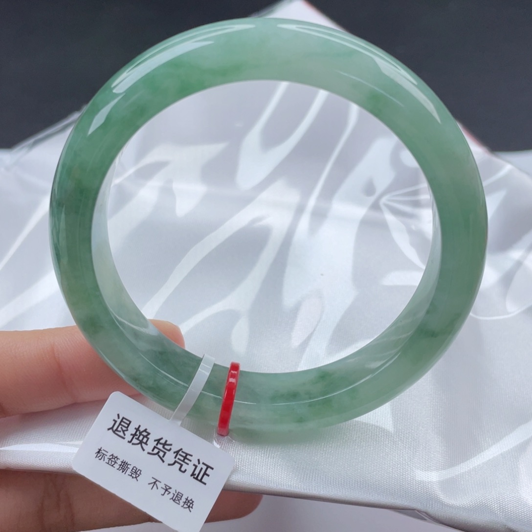翡翠手镯未镶嵌54.8圈