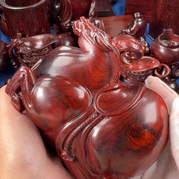 把件小叶紫檀唐马