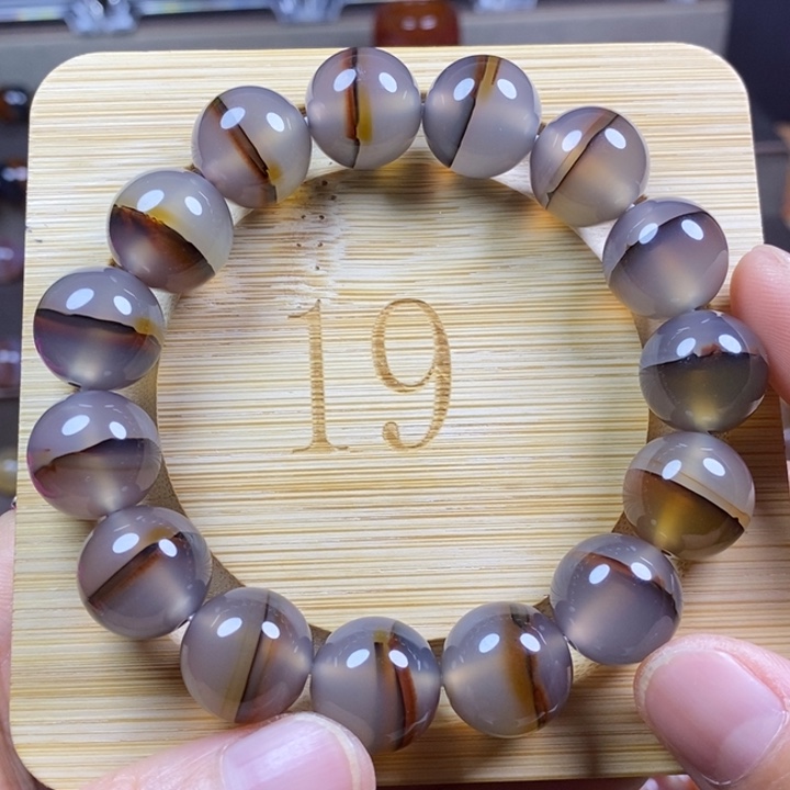 彼***开玛瑙/玉髓手链未镶嵌