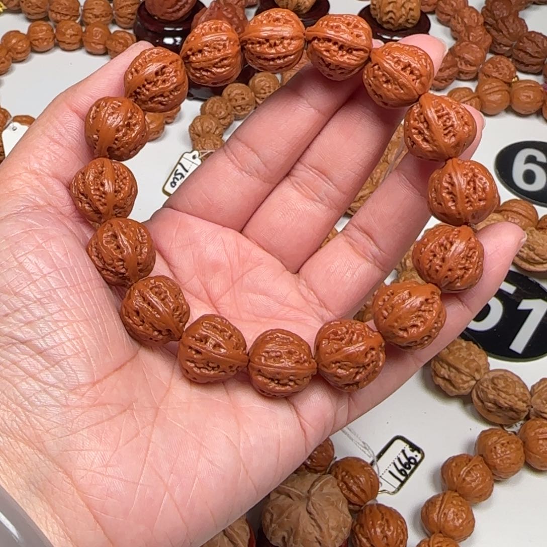 文玩核桃吊坠敬*！粗筋八棱16.5