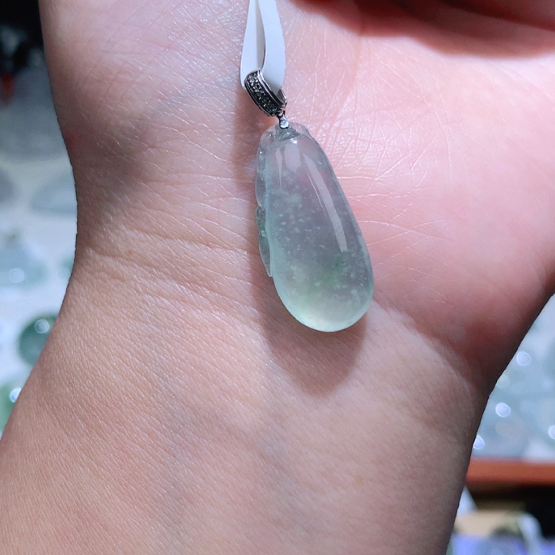 【闪购商品】翡翠颈饰18K金镶嵌福瓜