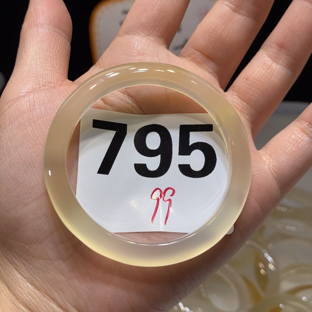 a***.玛瑙/玉髓未镶嵌手镯