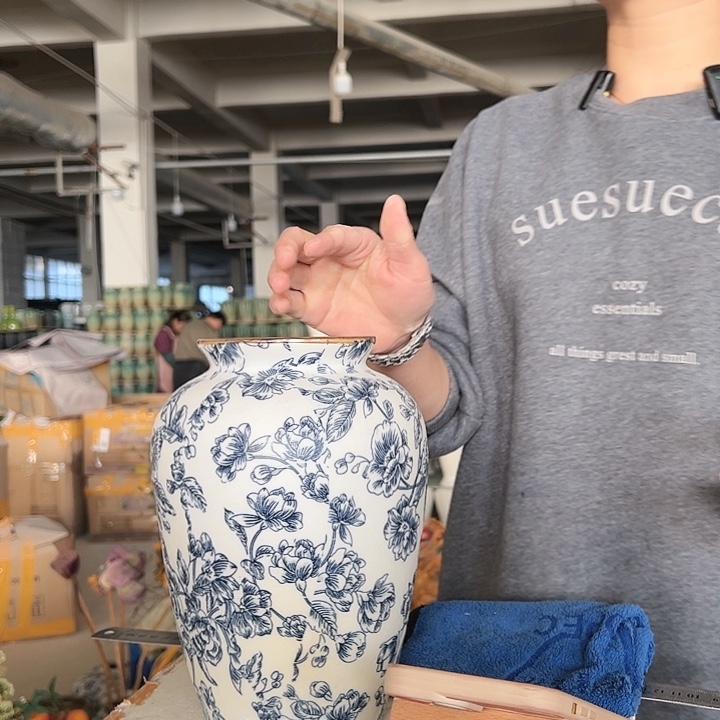 景德镇陶瓷花器花瓶