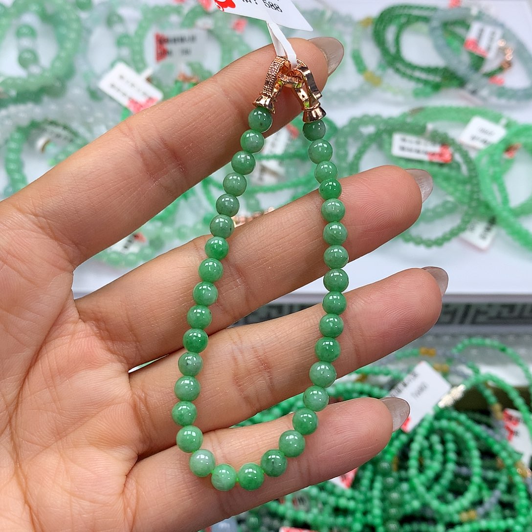 翡翠手链未镶嵌翡翠