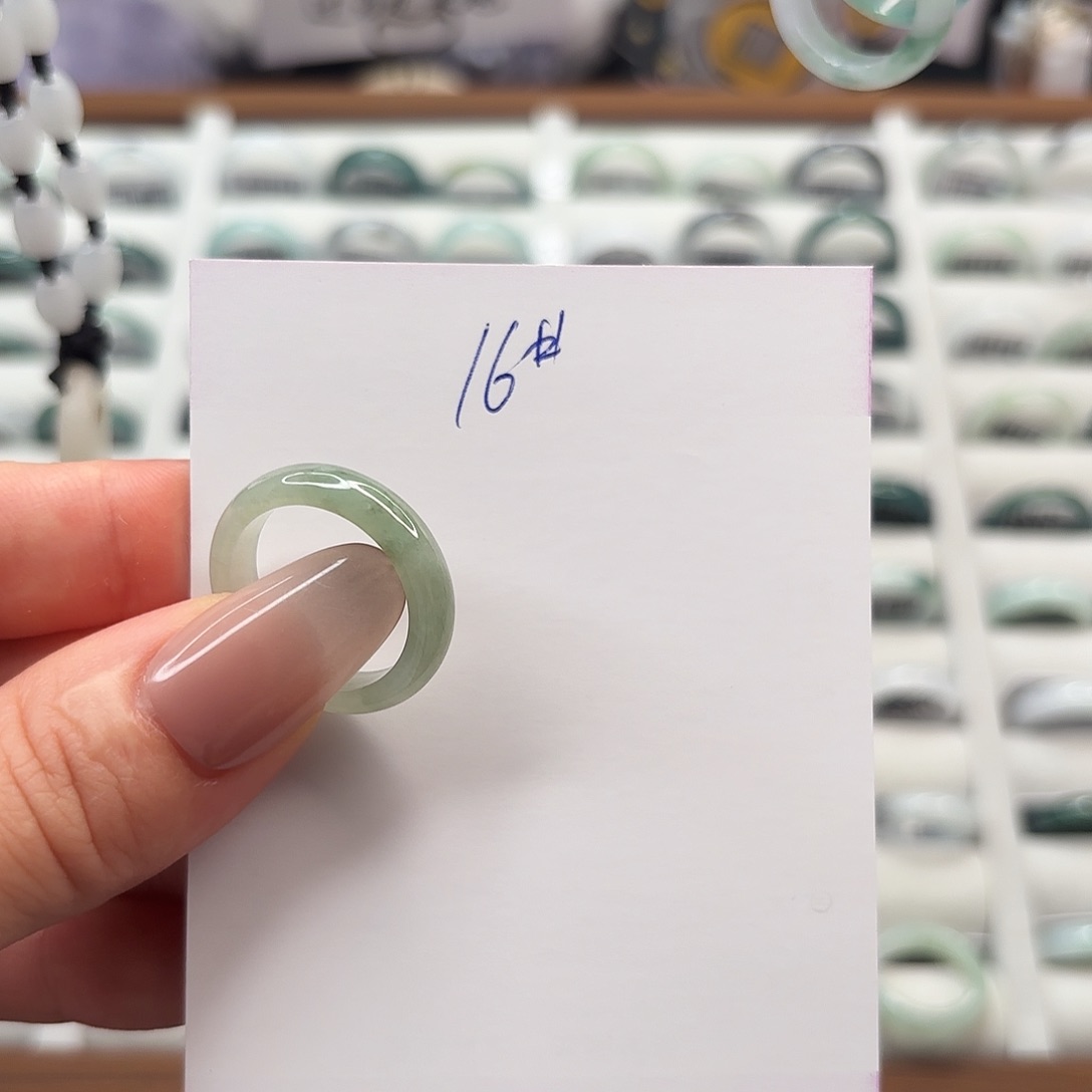 翡翠戒指未镶嵌翡翠