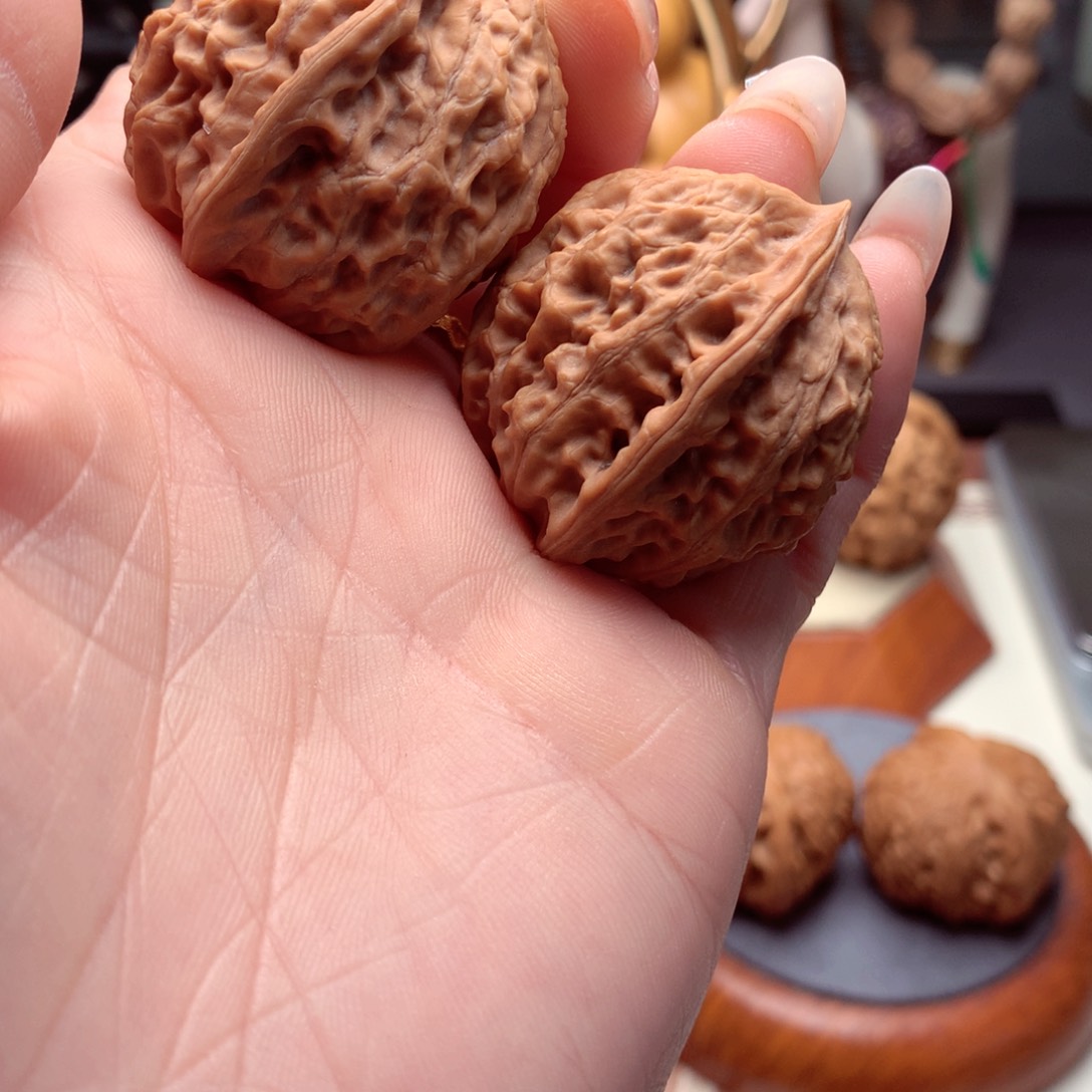 文玩核桃吊坠金牛全品。  6号