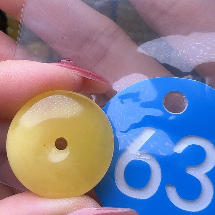 蜜蜡裸石未镶嵌微瑕 21.5/6.8mm 扣子