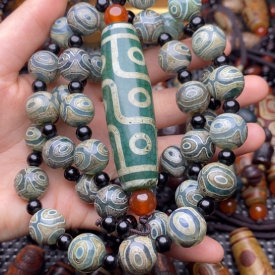 玛瑙/玉髓颈饰未镶嵌云*