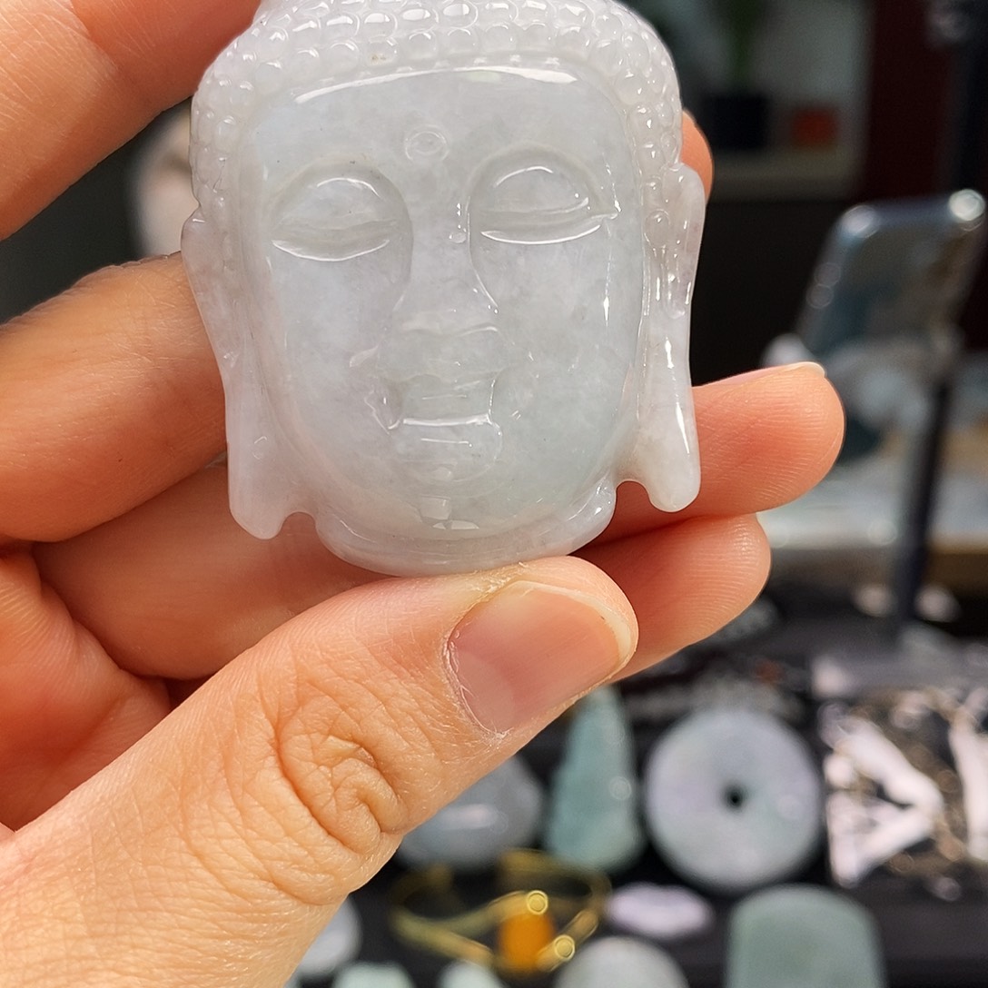 翡翠未镶嵌颈饰佛头