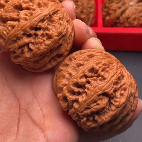 文玩核桃把件秦岭山脉核桃