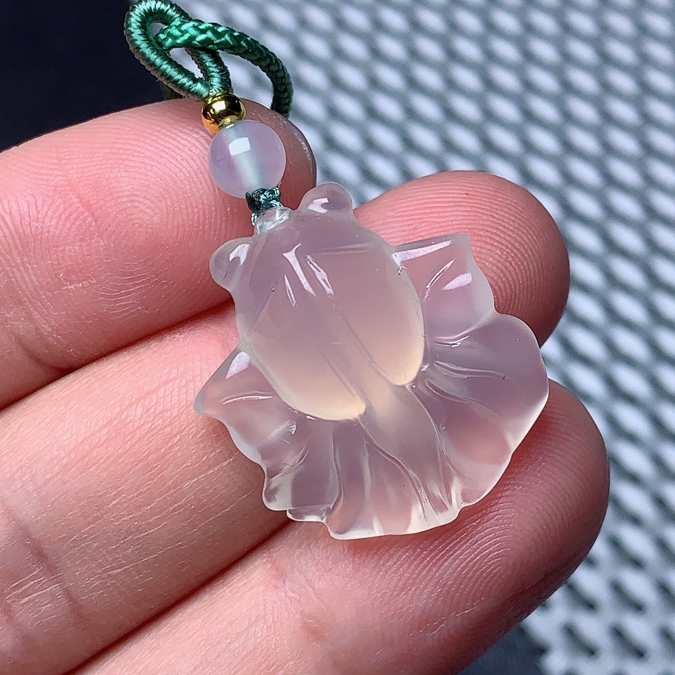 天然玛瑙白冰金鱼年年有余吊坠24/21.5/10.6mm