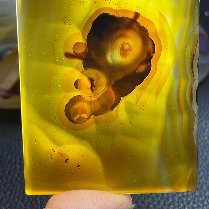 大***布玛瑙/玉髓未镶嵌颈饰