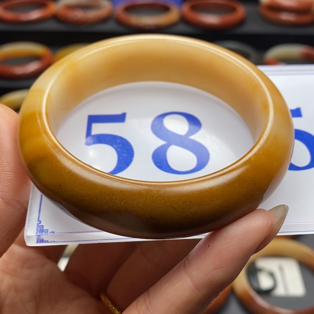 石英质玉（黄龙玉）手镯未镶嵌