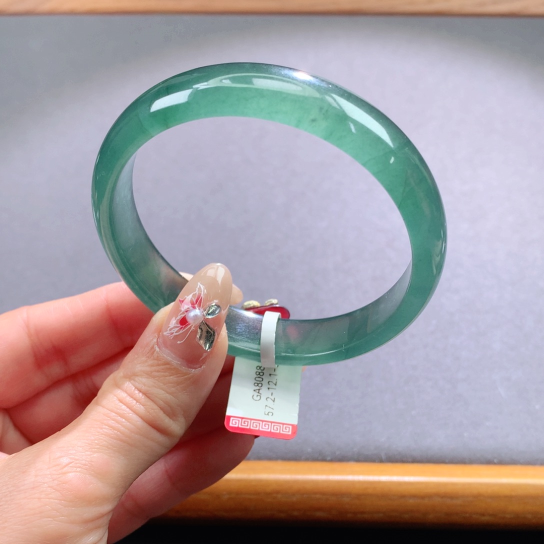 翡翠手镯未镶嵌天然翡翠手镯