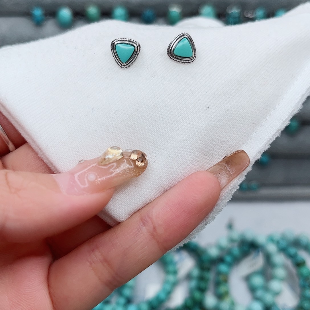 绿松石绿松石未镶嵌