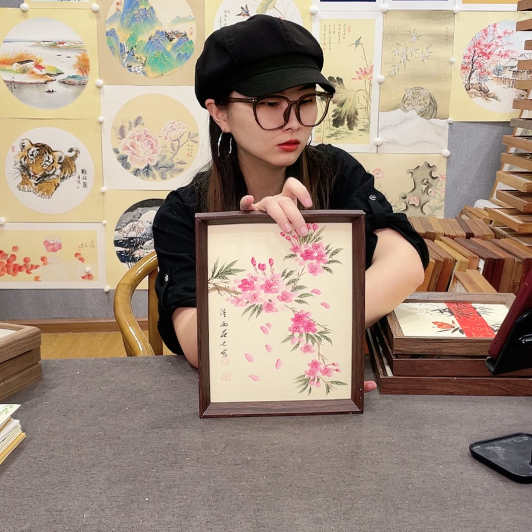 国画手绘带框尺寸：24*29