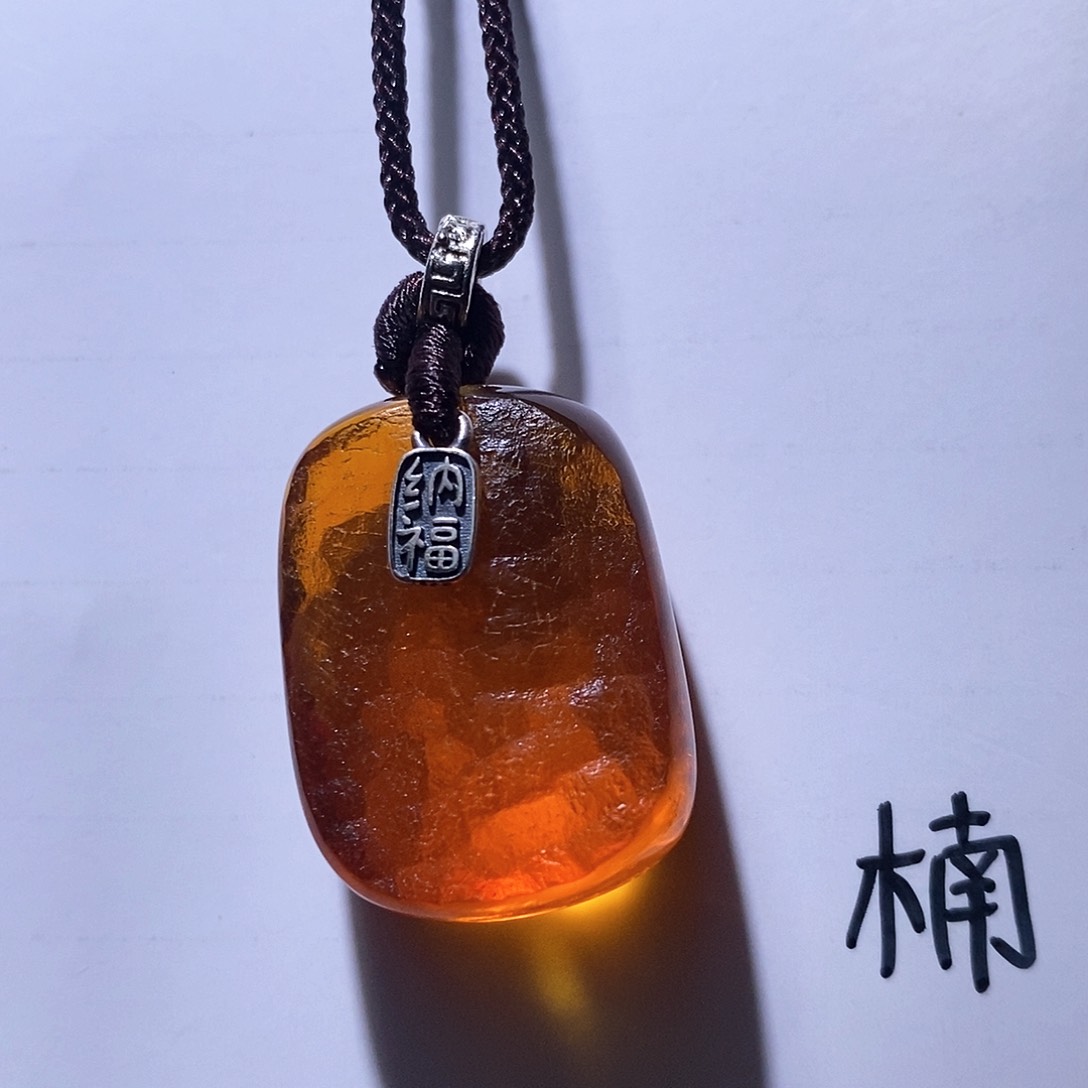 未镶嵌琥珀珠宝奇石