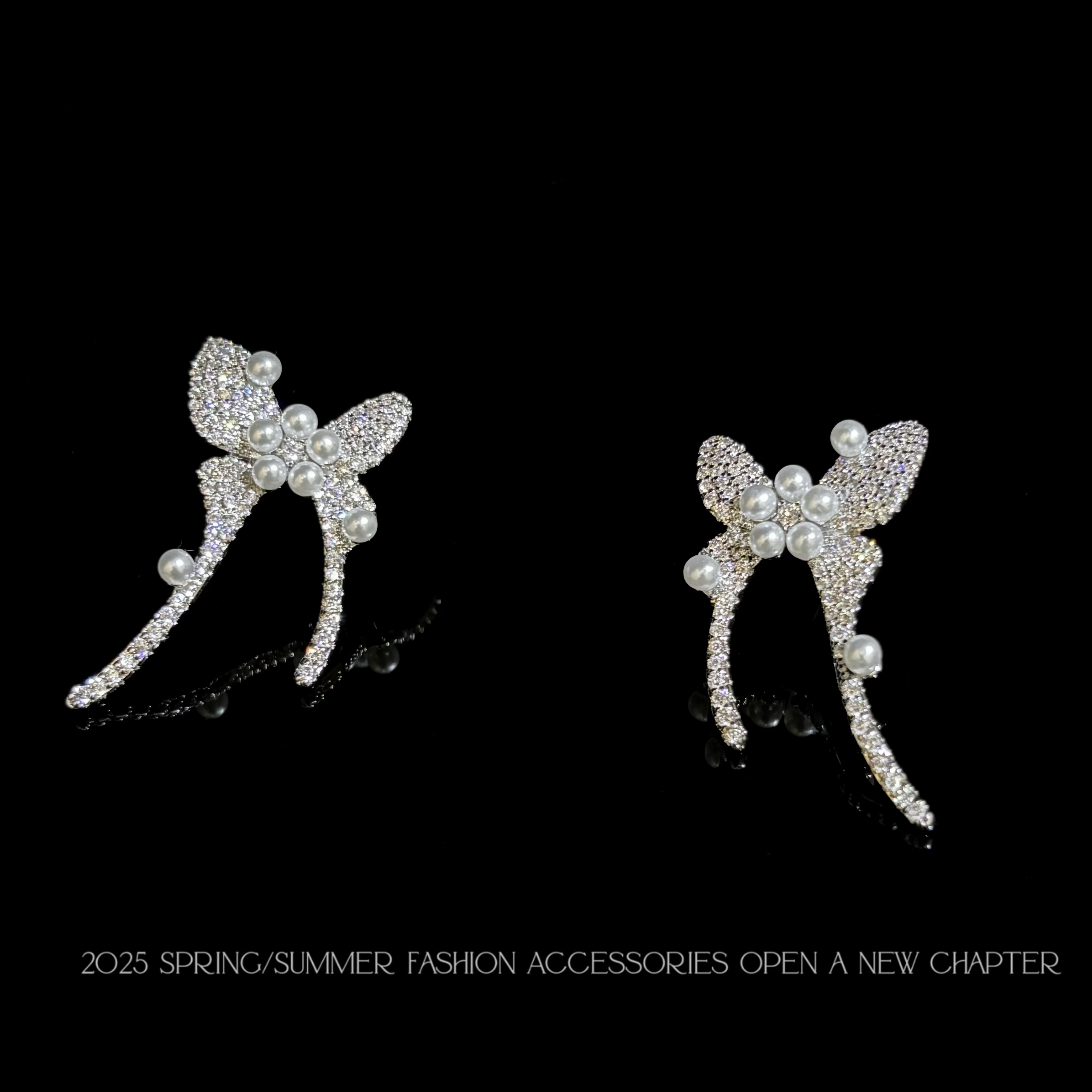 铜合金耳饰 镀白金 2025款C2729【贝珠蝴蝶】BOBAOLI 耳钉