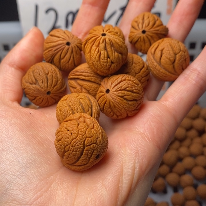 桃核手串22mm左右金丝龙珠13颗（穿好）