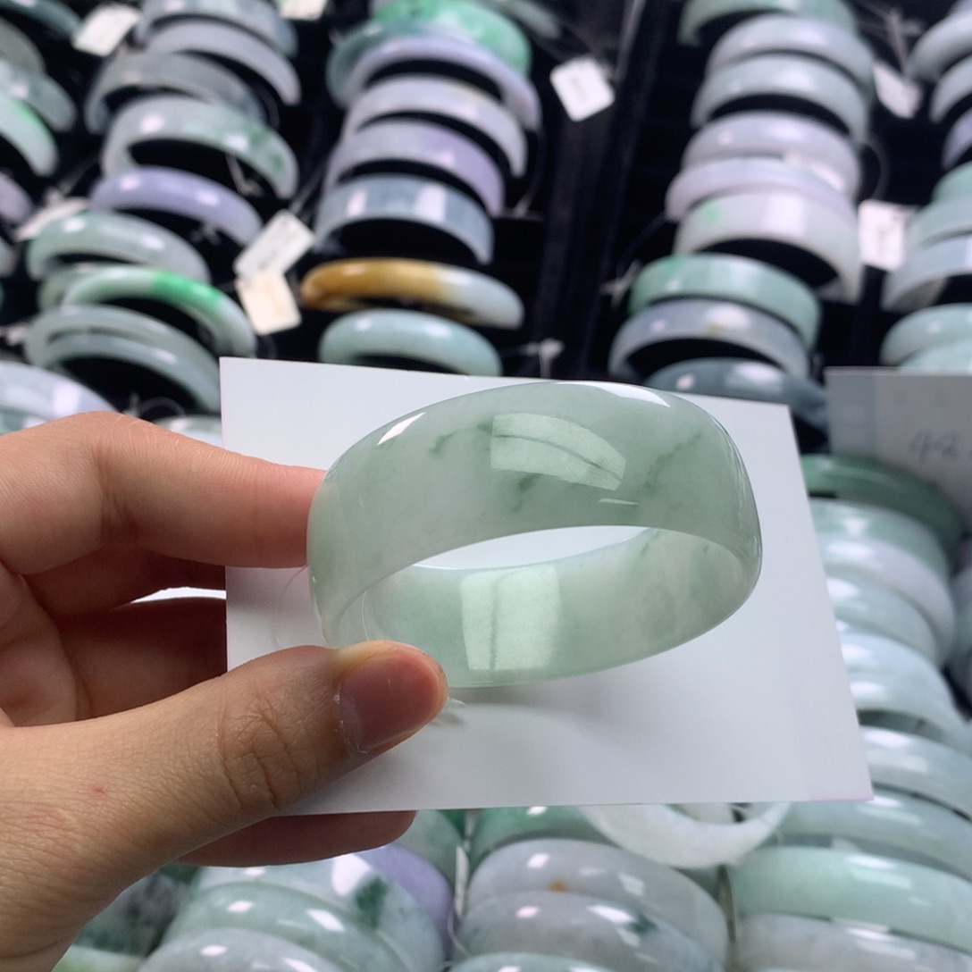 翡翠手镯未镶嵌公主