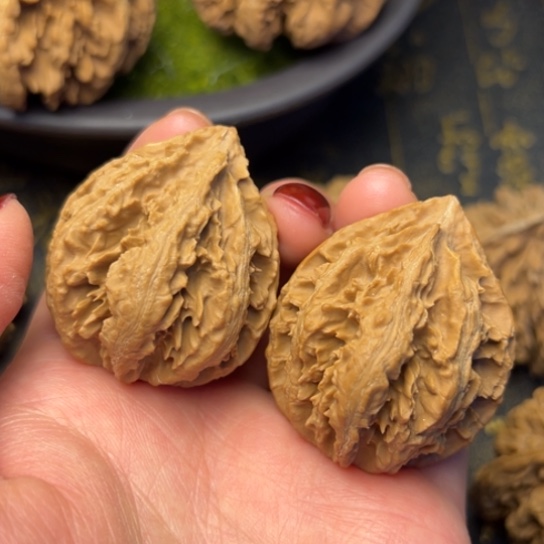 文玩核桃把件秦岭核桃3