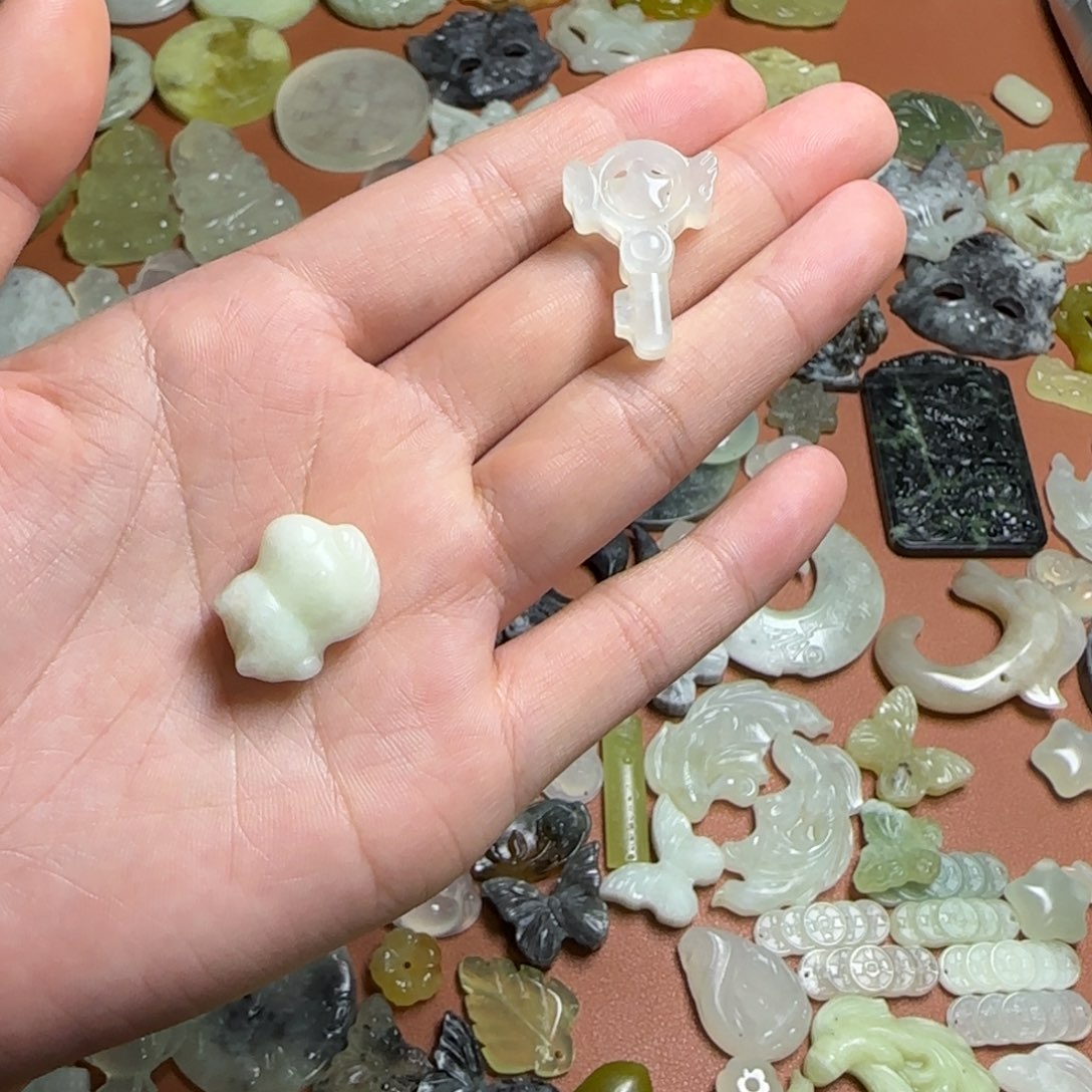 慧***来蛇纹石玉未镶嵌颈饰魔法棒➕小马