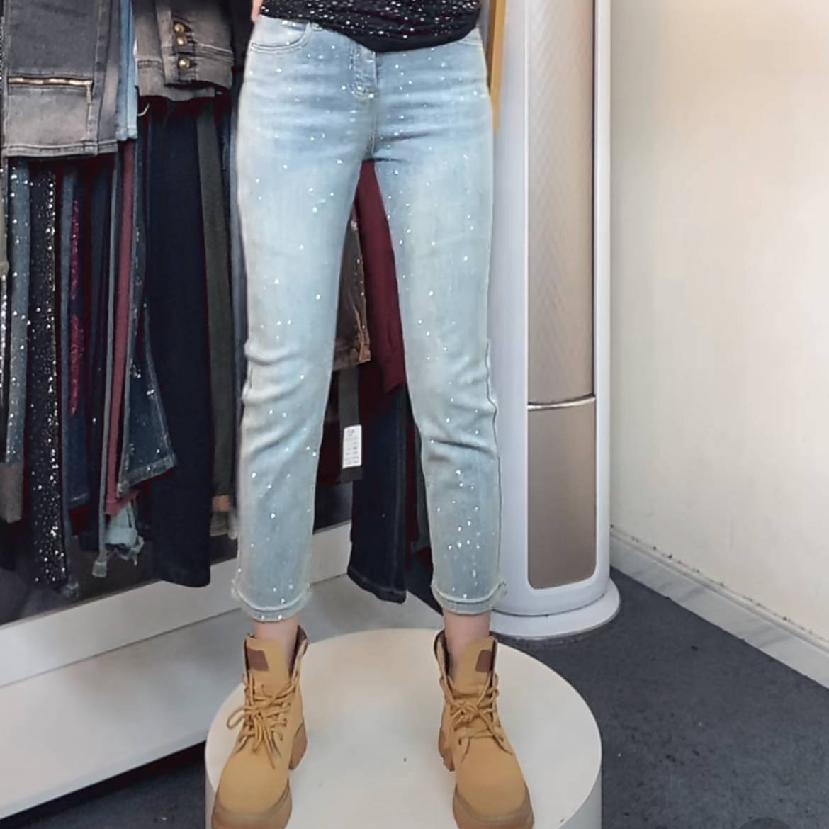 新款显瘦弹力重工烫钻八分烟管水洗直筒牛仔裤女秋冬大码烟管裤