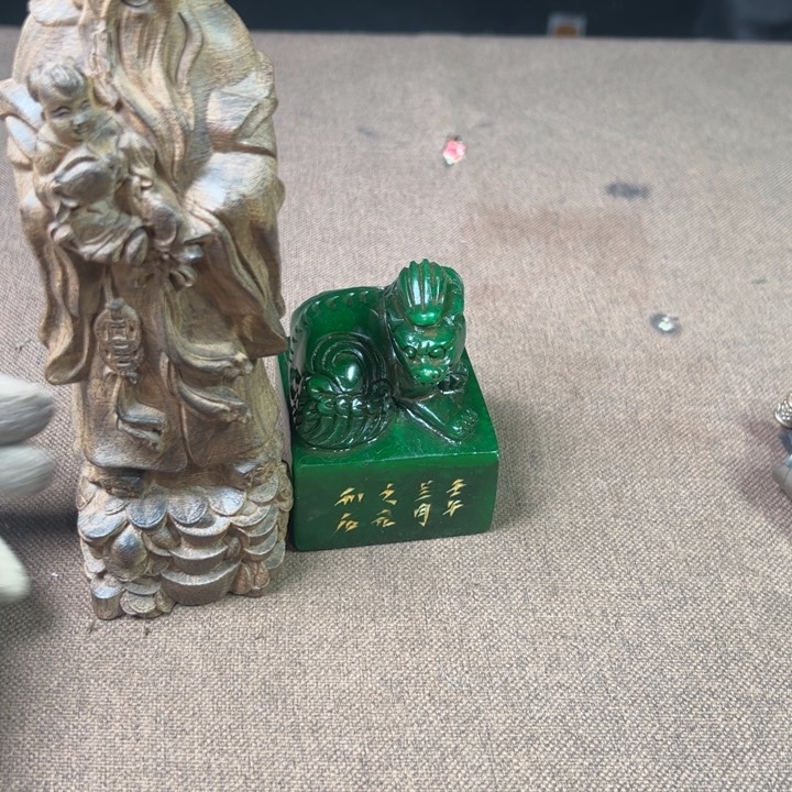 精品摆件工艺品等