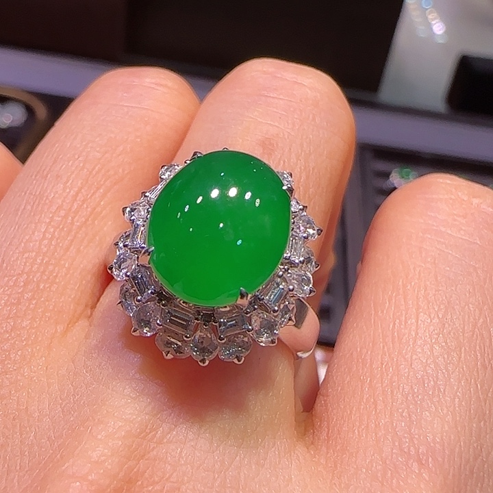 翡翠戒指18K金镶嵌戒指