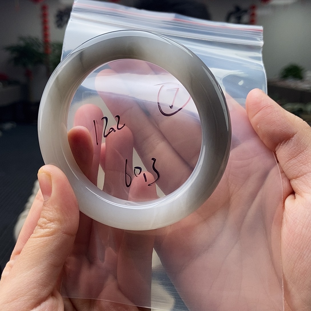 和田玉颜色多样性发拍一发一未镶嵌