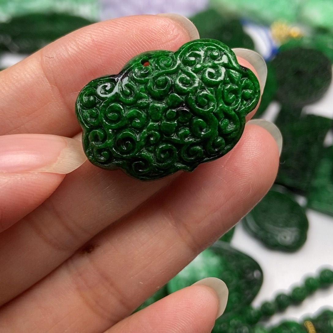 翡翠未镶嵌颈饰翡翠