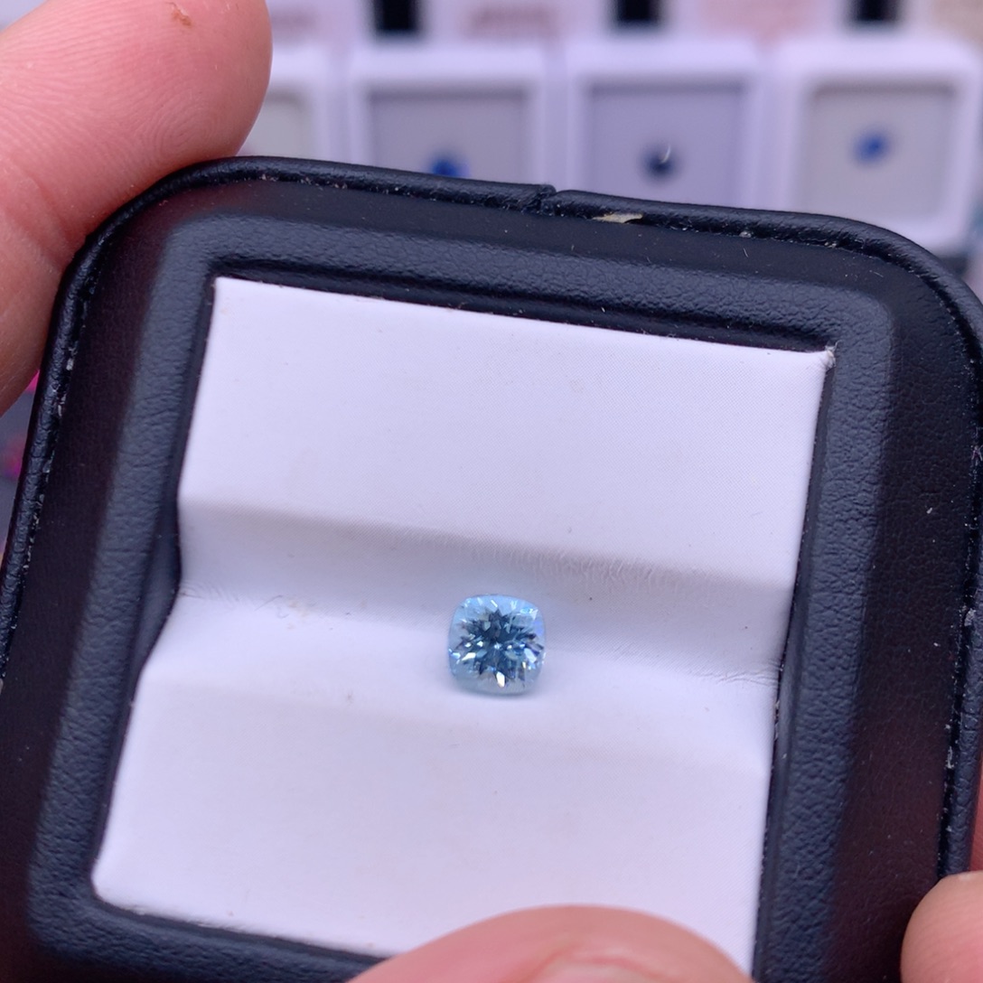 海蓝宝石裸石0.75克拉
