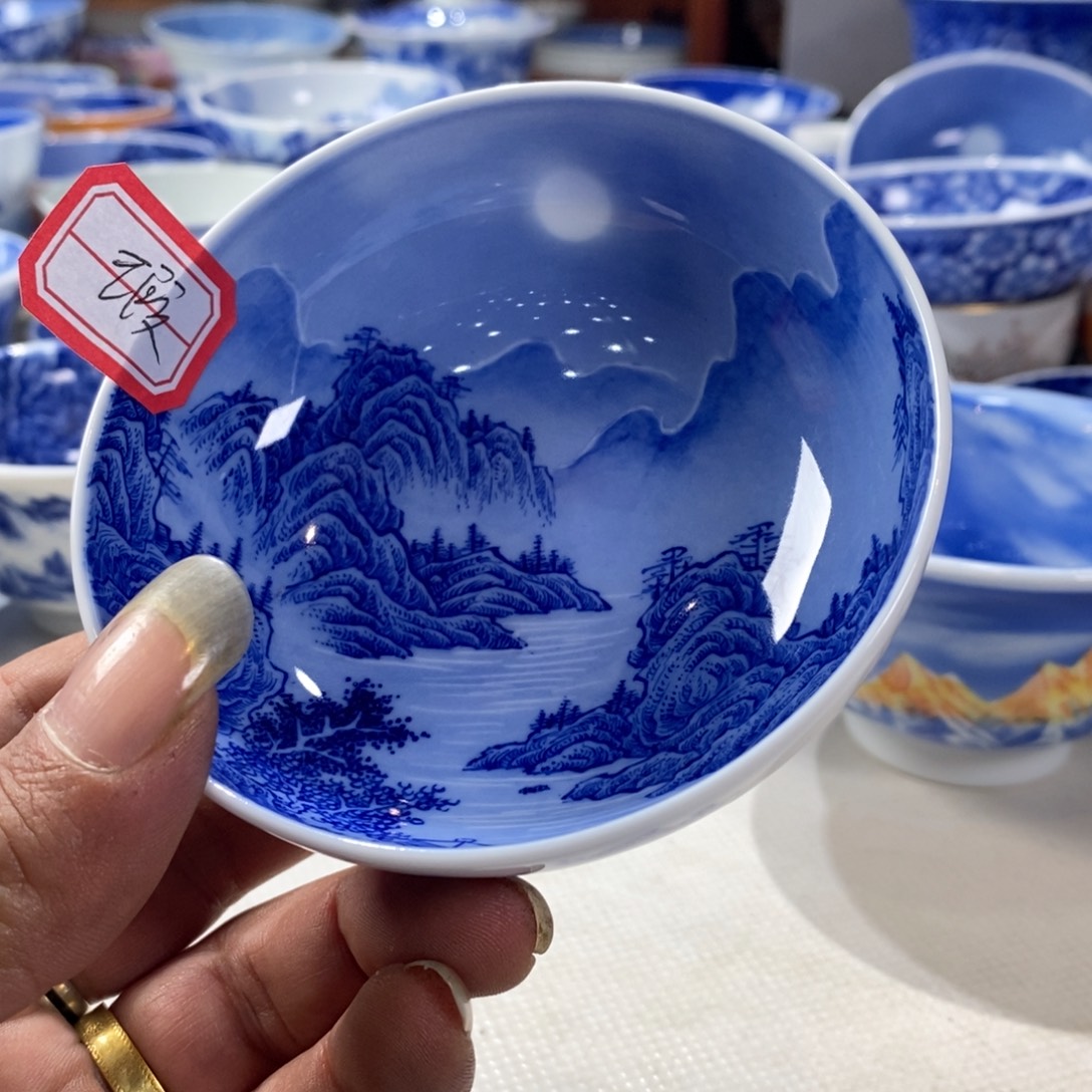 爱***献青花2345677654324566