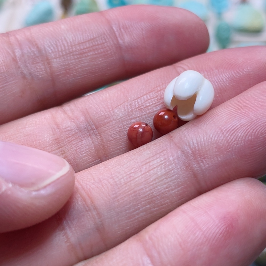 南红玛瑙配饰未镶嵌