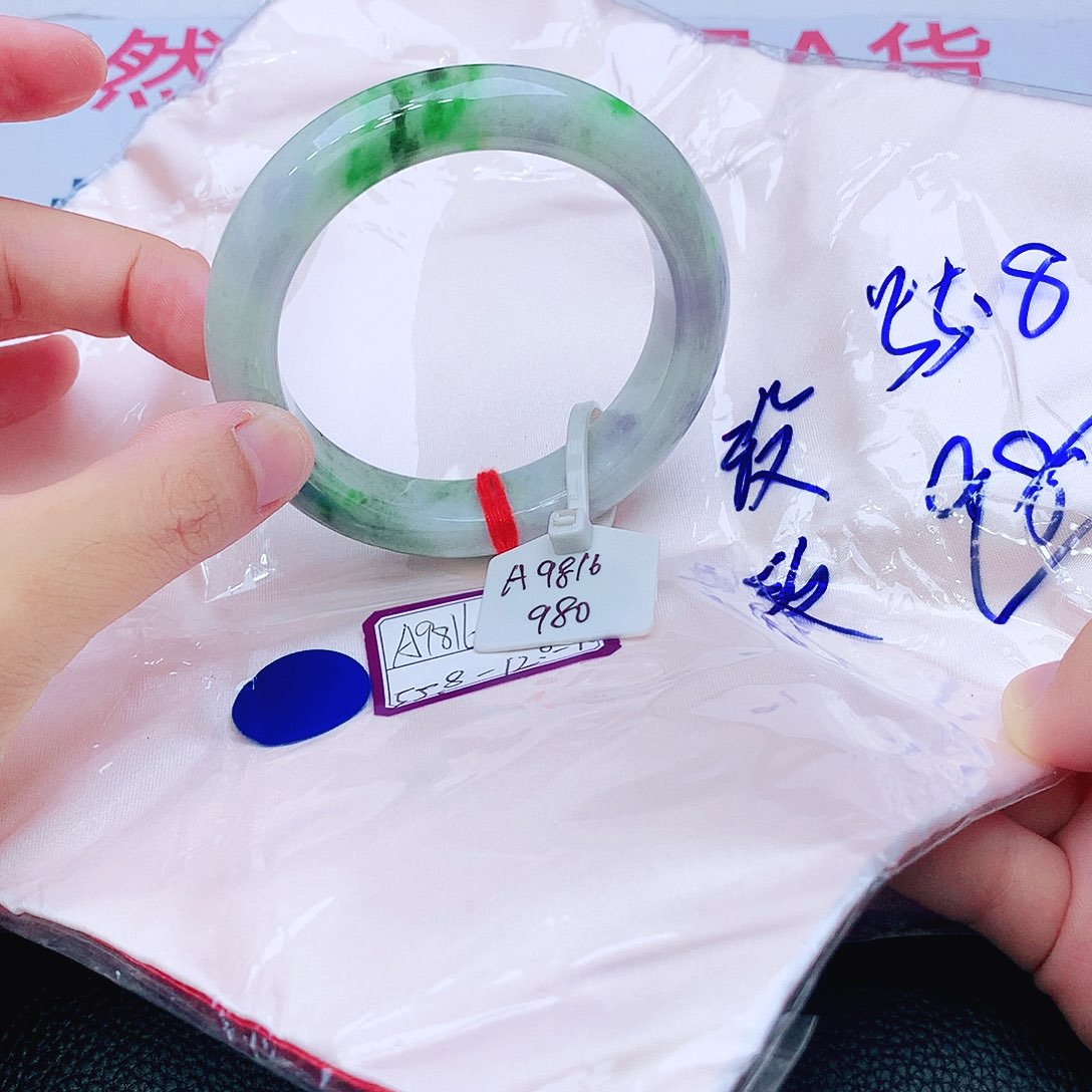 翡翠未镶嵌手镯我