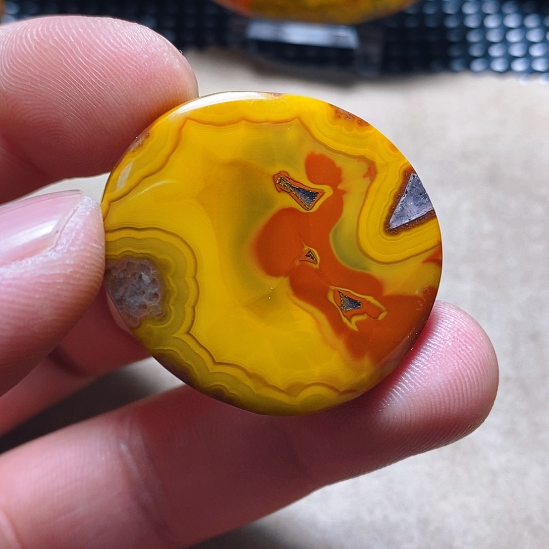 玛瑙/玉髓颈饰未镶嵌三**圣