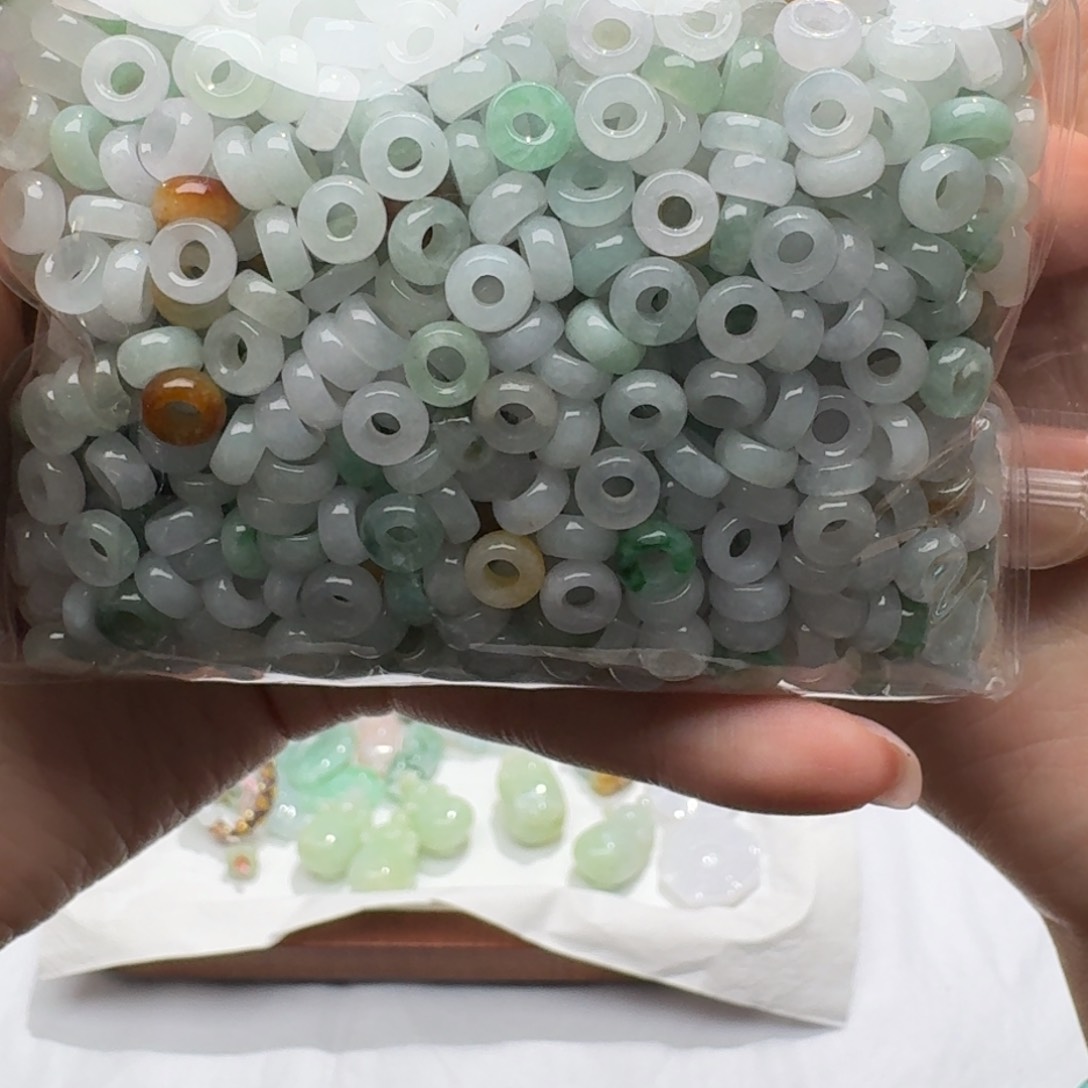 未镶嵌挂件翡翠福利20个，不包邮，拍一单邮费发货