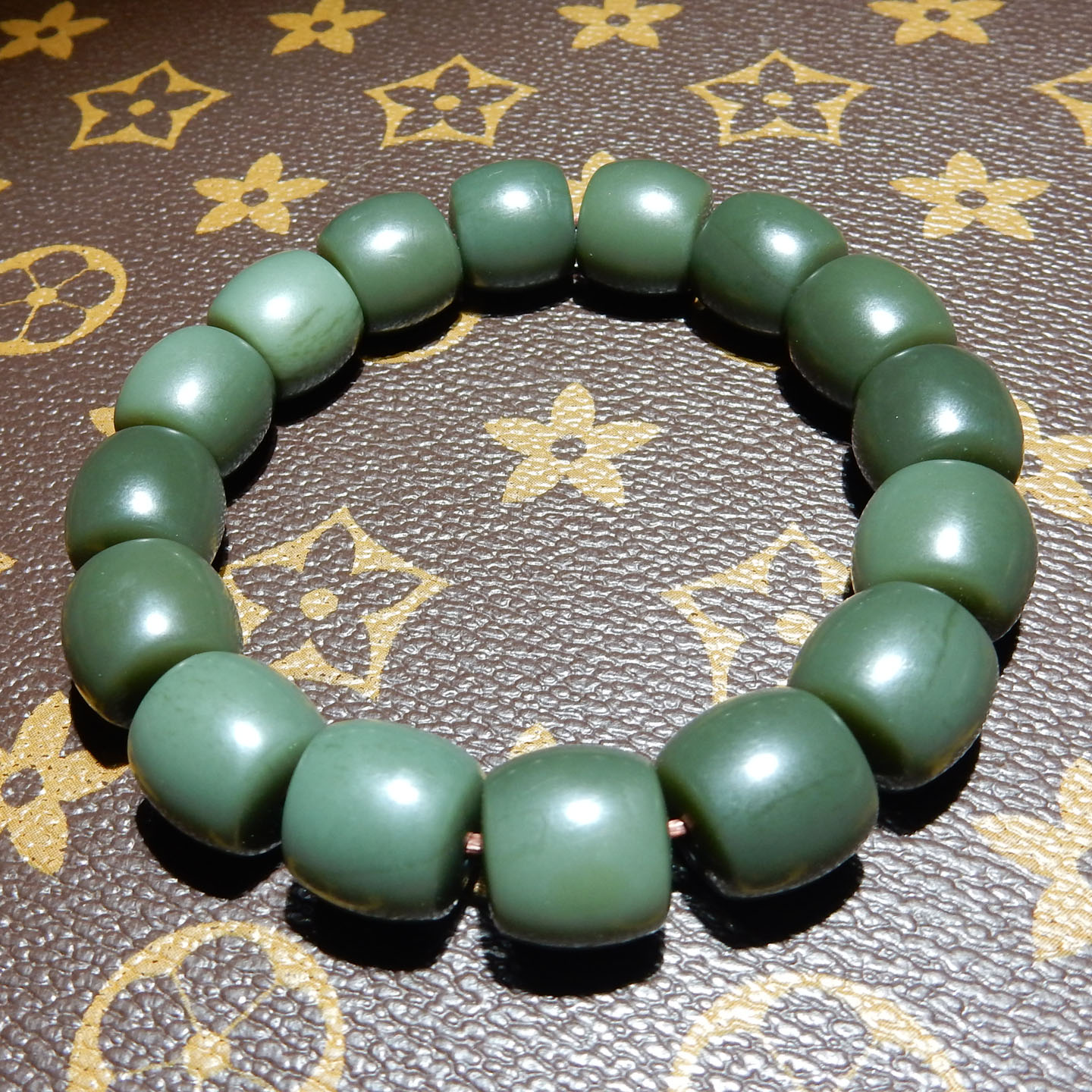 和田玉【新疆籽玉沙枣青手串】双色渐变圆珠 油润雅致男女款手饰