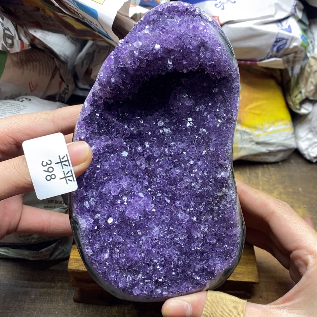 紫晶乌拉圭水晶摆件原石未镶嵌