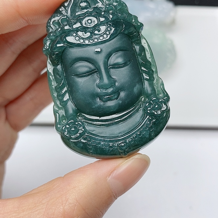 翡翠颈饰未镶嵌           