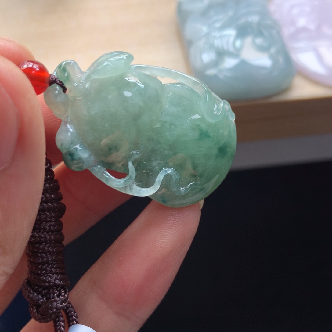 颈饰未镶嵌翡翠吊坠