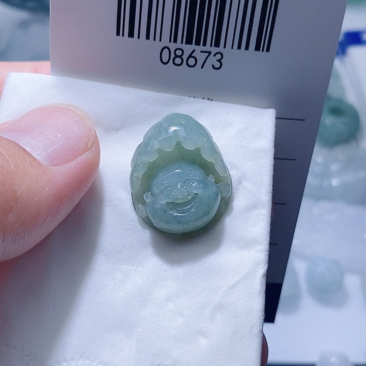 翡翠未镶嵌颈饰天光墟翡翠市场现金代购