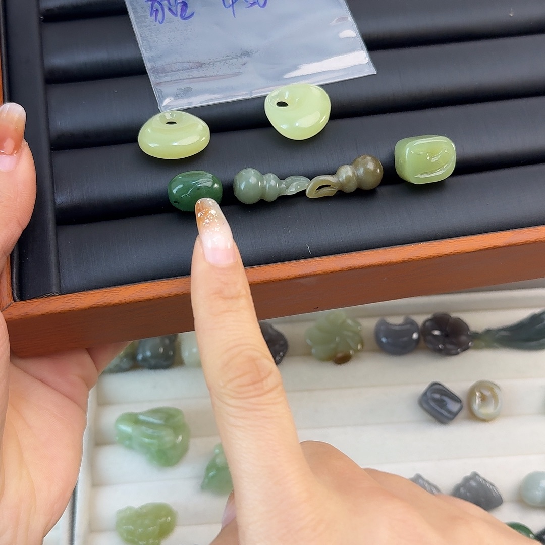 猫***猫和田玉未镶嵌珠宝半成品